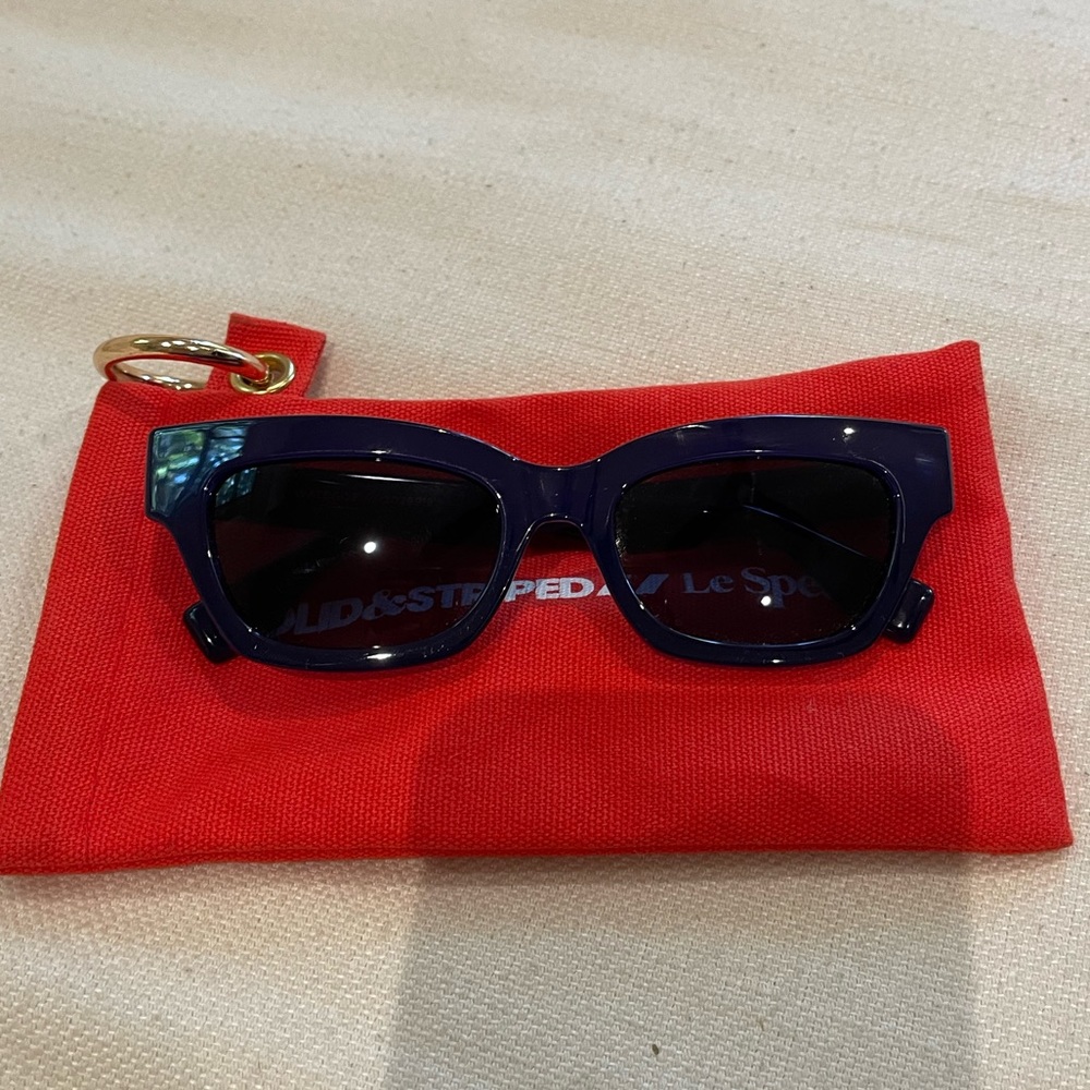 NWOT Solid and Striped x Le Specs Wategos Sunglasses - Navy